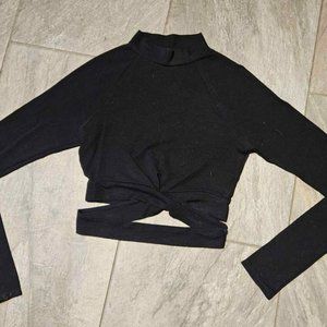 Long-sleeved crop top